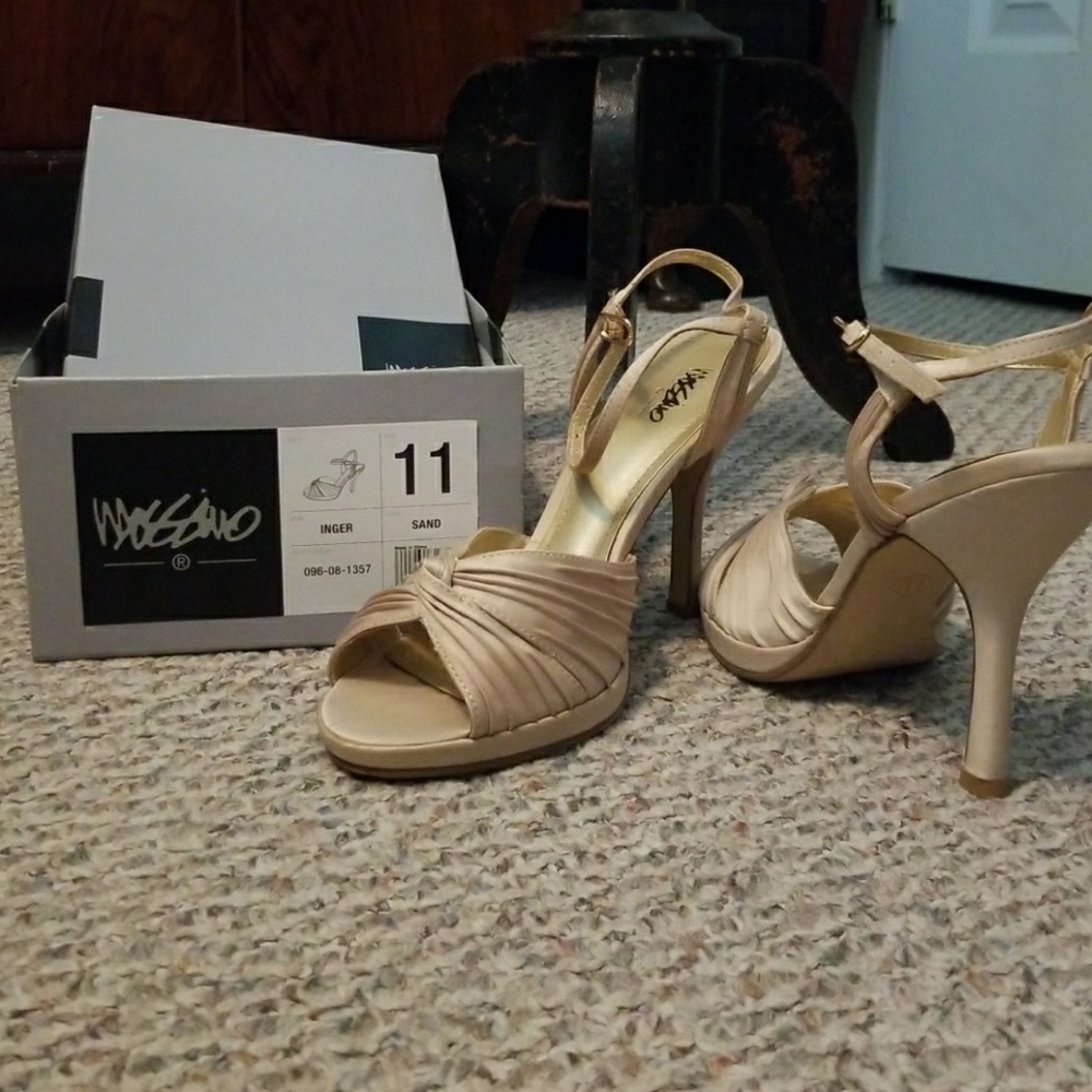 High heel open toe dress shoe